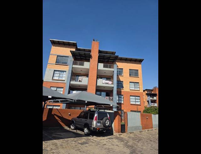 3 BEDROOM TOWNHOUSE FOR SALE IN EVELEIGH